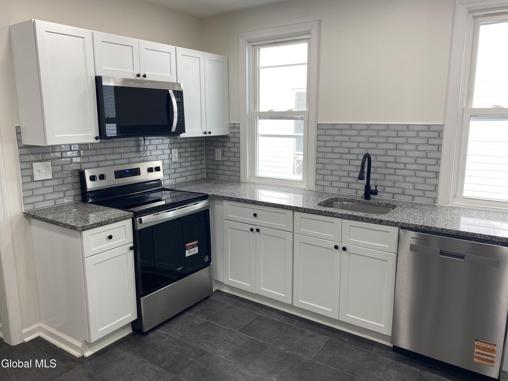 1755 Avenue B - Photo 12