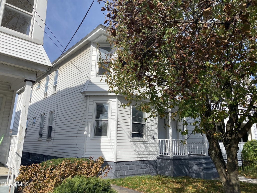 1755 Avenue B - Photo 2