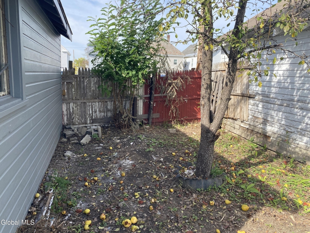 1755 Avenue B - Photo 6
