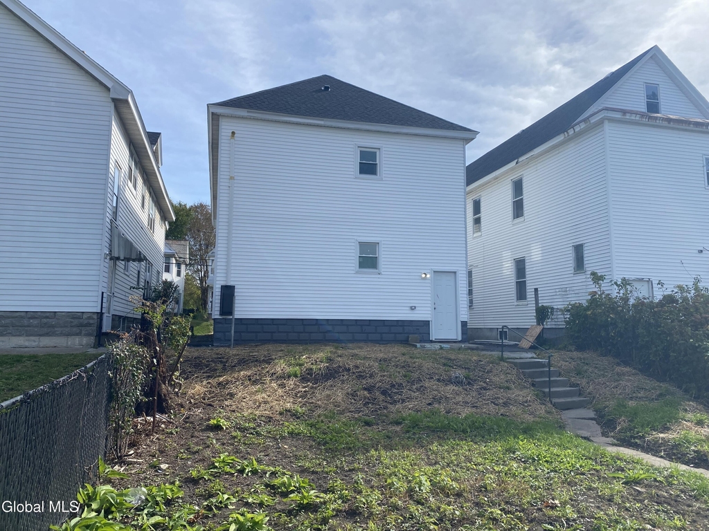 1755 Avenue B - Photo 3