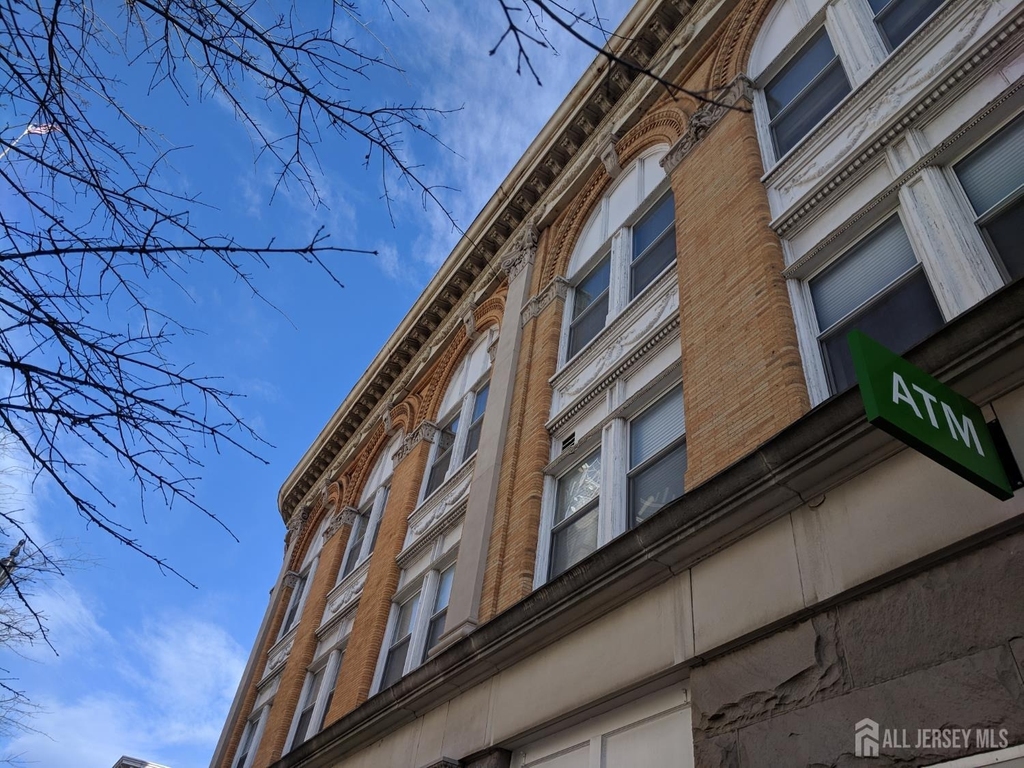 385 George Street - Photo 1