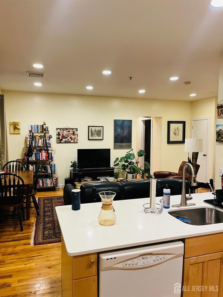 385 George Street - Photo 24