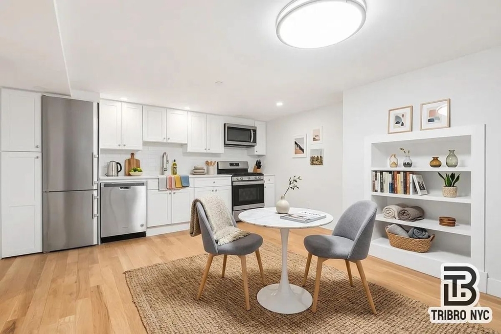 344 Dean Street - Photo 2