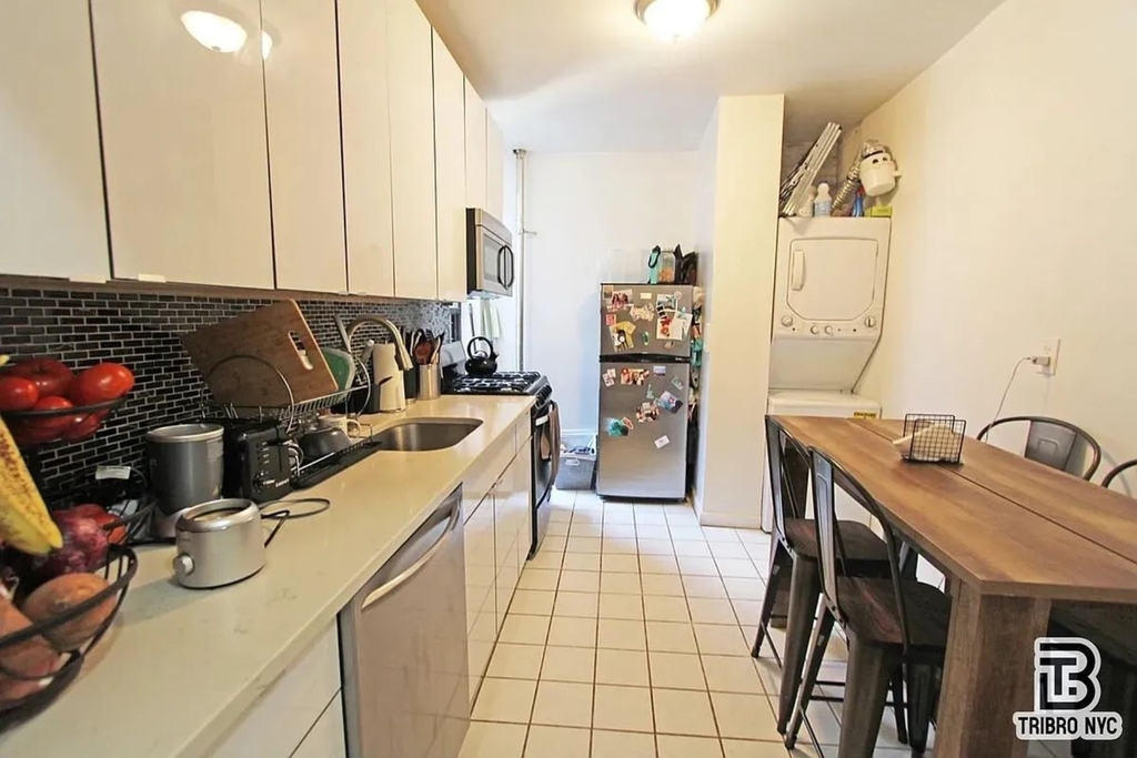 136 Edgecombe Avenue - Photo 0