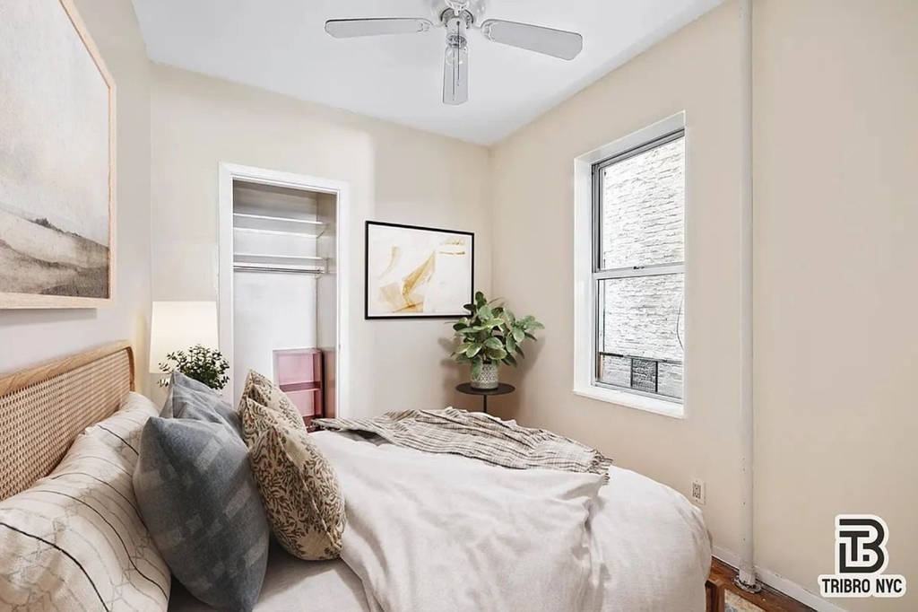 307 E 104th Street - Photo 2