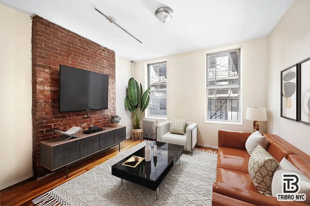 307 E 104th Street - Photo 0