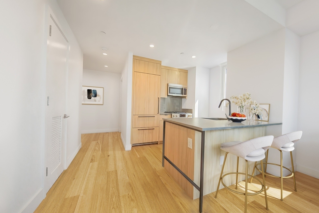 24-16 Queens Plaza S - Photo 8