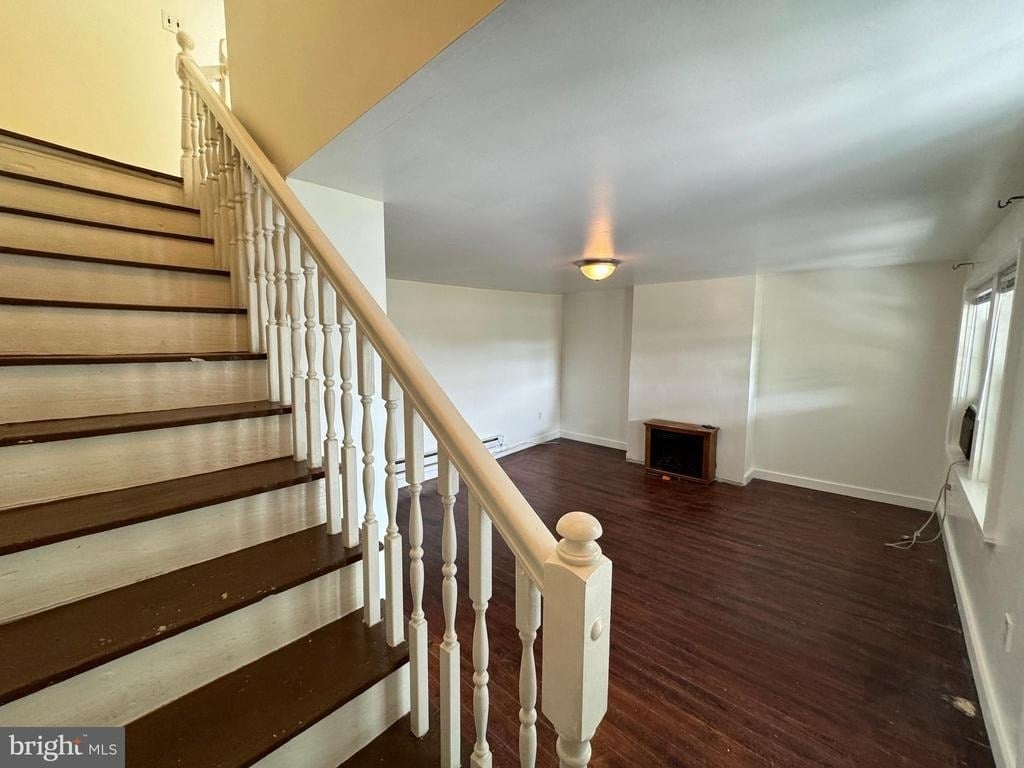 1005 Manning Drive - Photo 5