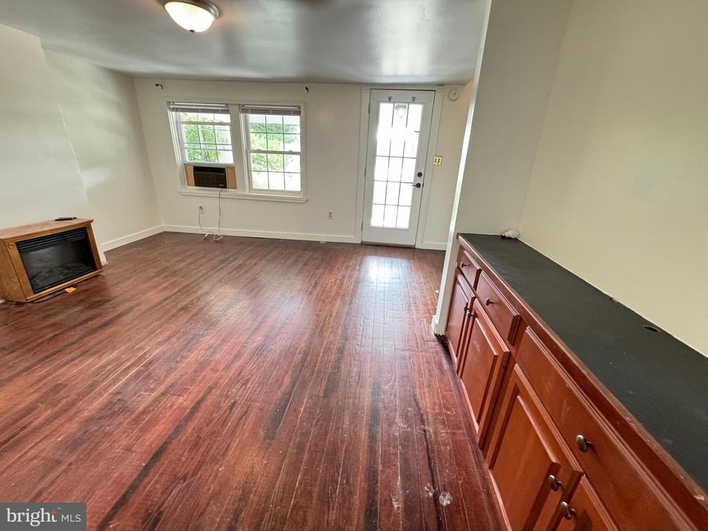 1005 Manning Drive - Photo 6