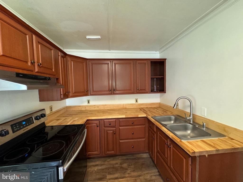 1005 Manning Drive - Photo 10