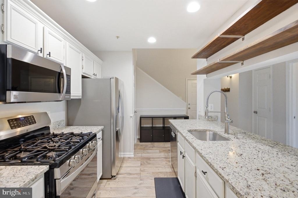 46630 Drysdale Terrace - Photo 5