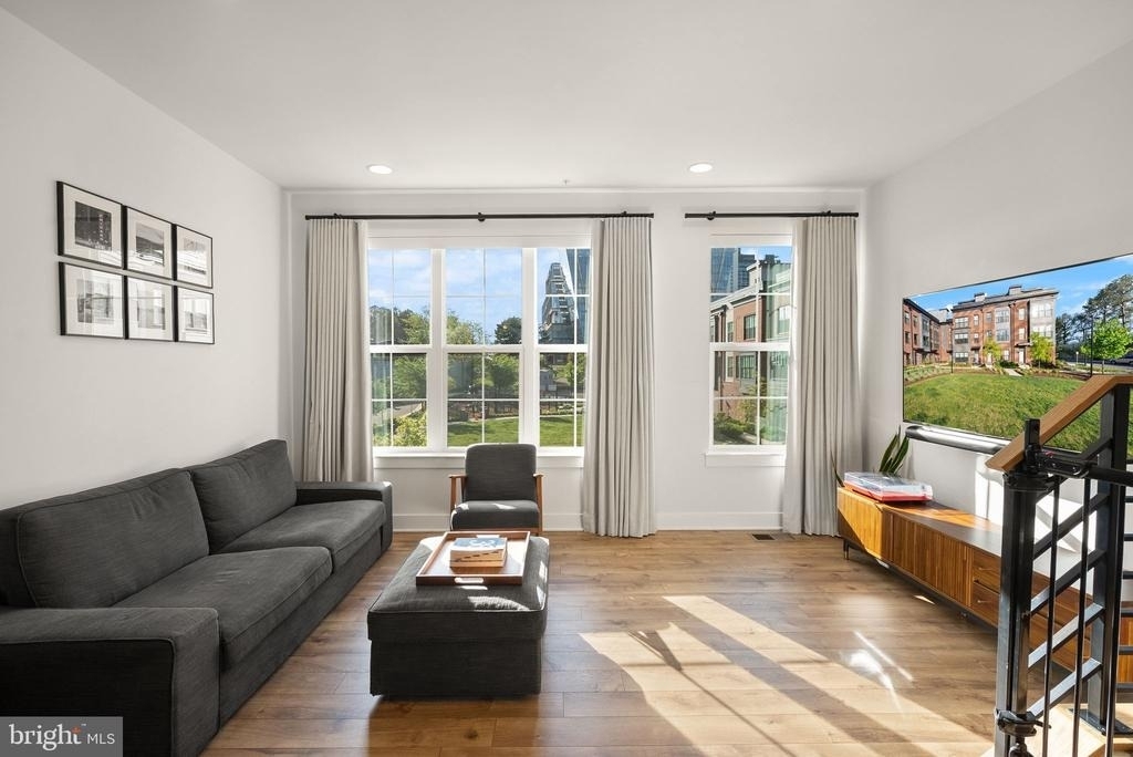 11258 Faraday Park Drive - Photo 4