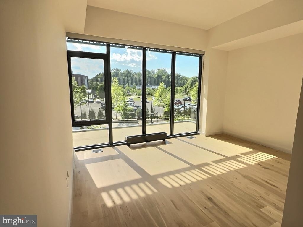 3130 Potomac Avenue - Photo 8