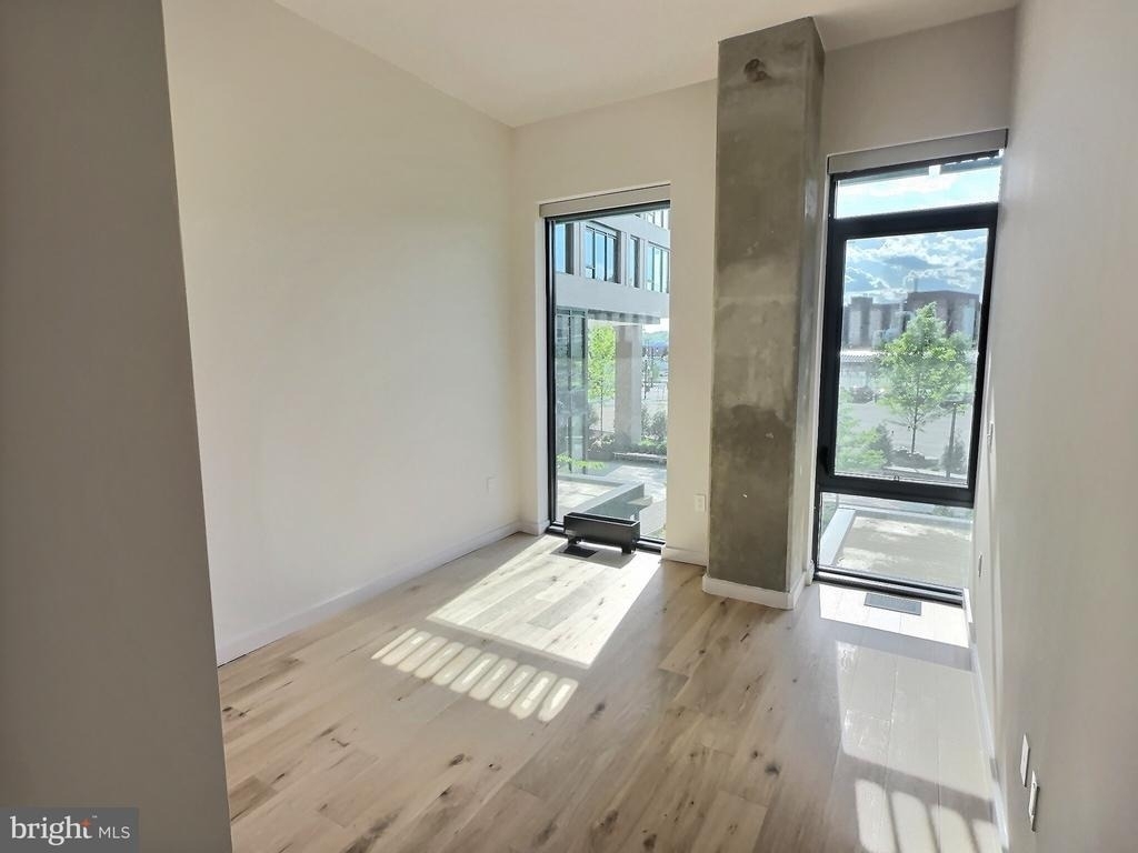 3130 Potomac Avenue - Photo 10