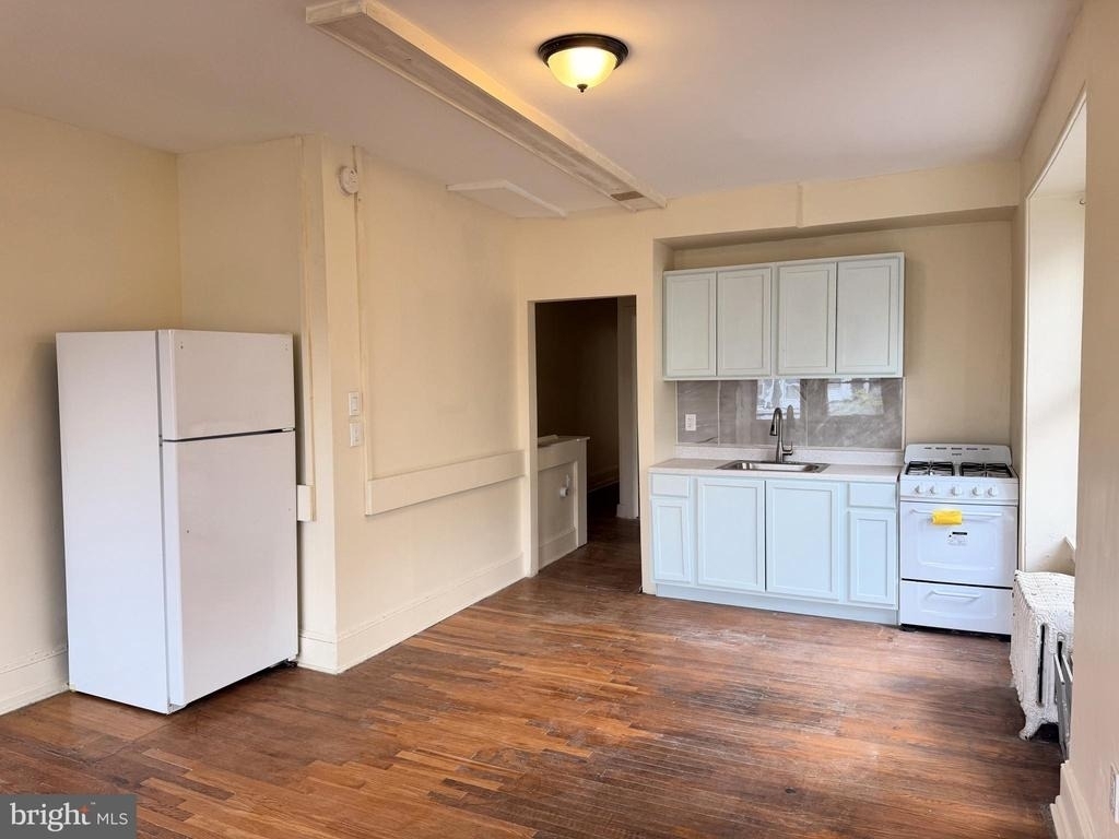4718 Hazel Avenue - Photo 2
