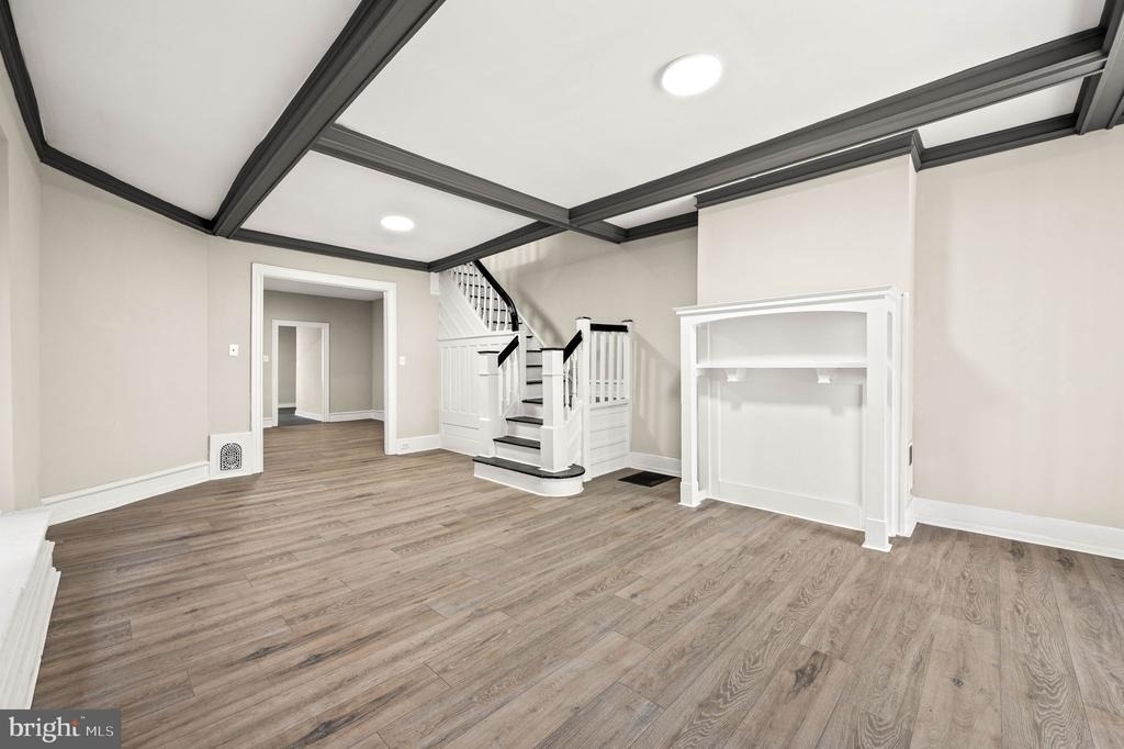 5011 Larchwood Avenue - Photo 1