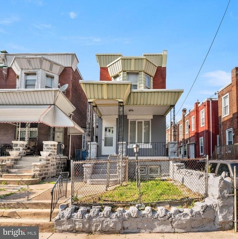 5011 Larchwood Avenue - Photo 0