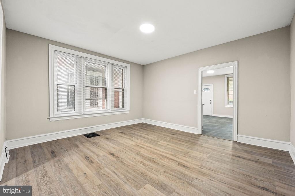 5011 Larchwood Avenue - Photo 5