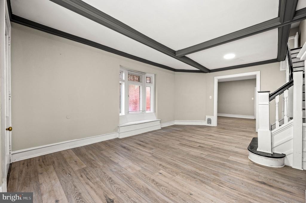 5011 Larchwood Avenue - Photo 2