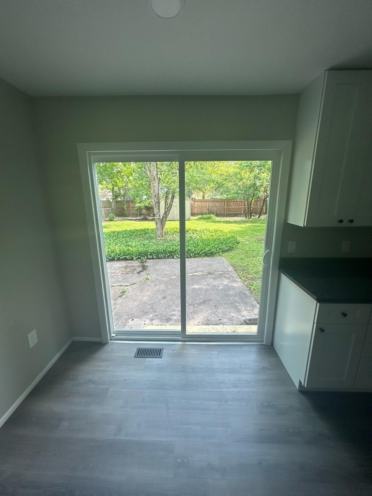 2930 Marshall Street - Photo 4