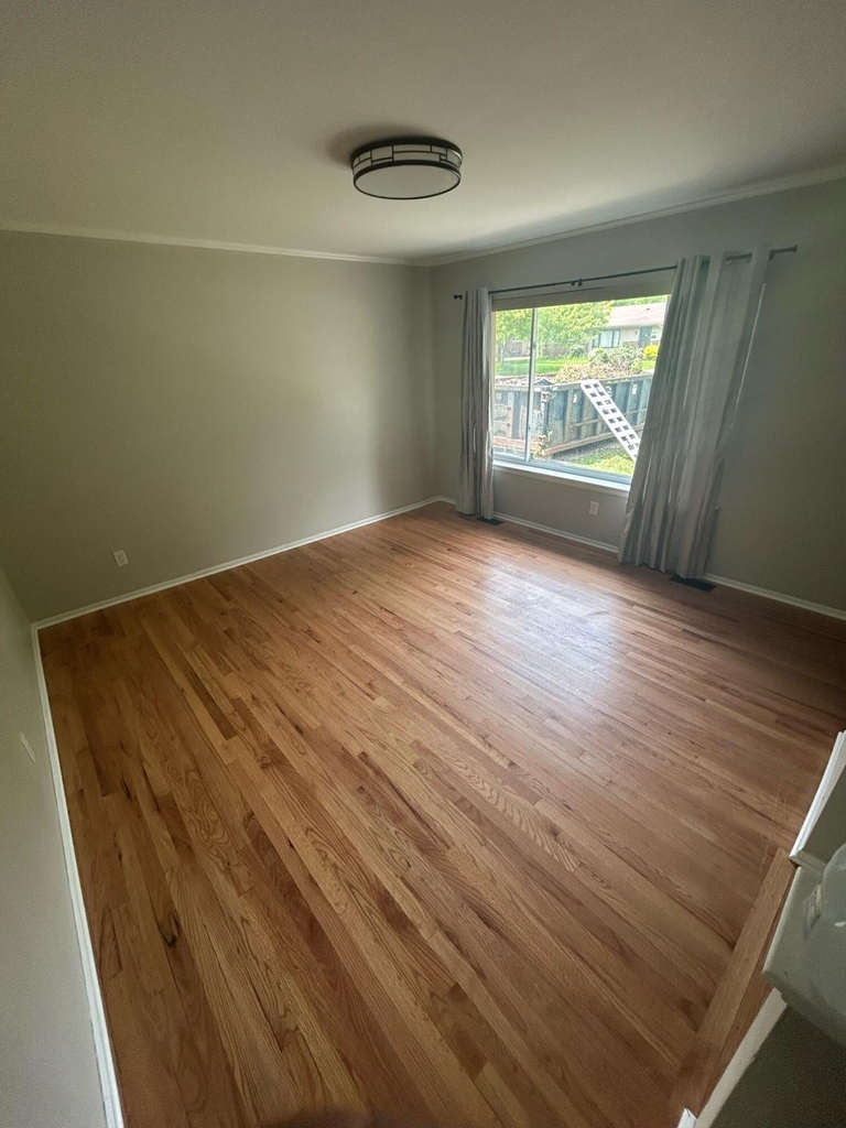 2930 Marshall Street - Photo 5