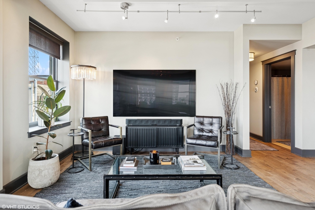 27 Library Street Ne - Photo 4