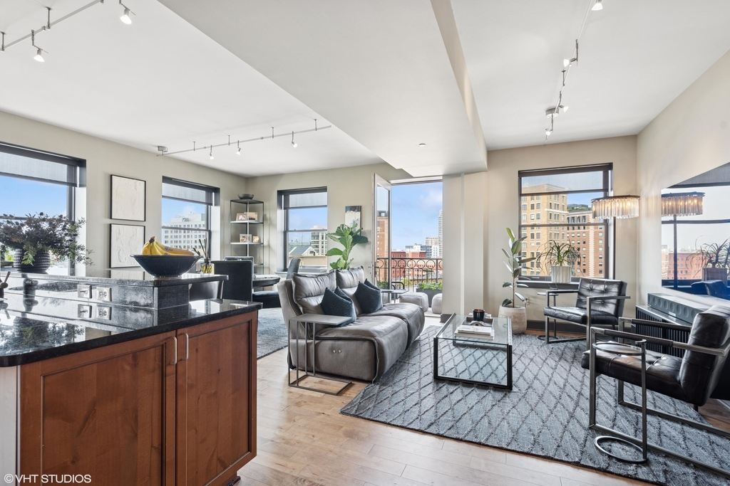 27 Library Street Ne - Photo 1