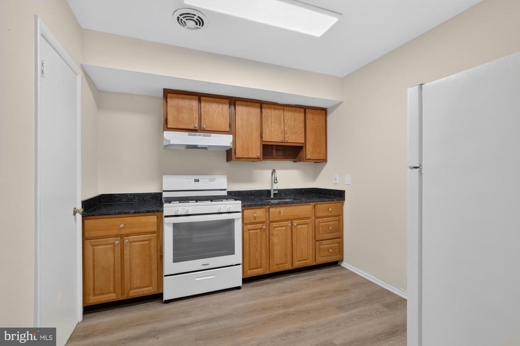 5990 Henry Avenue - Photo 11