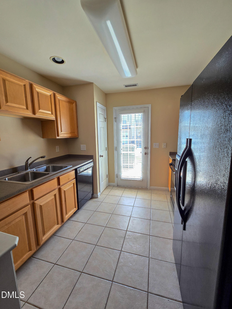 9819 Layla Avenue - Photo 8