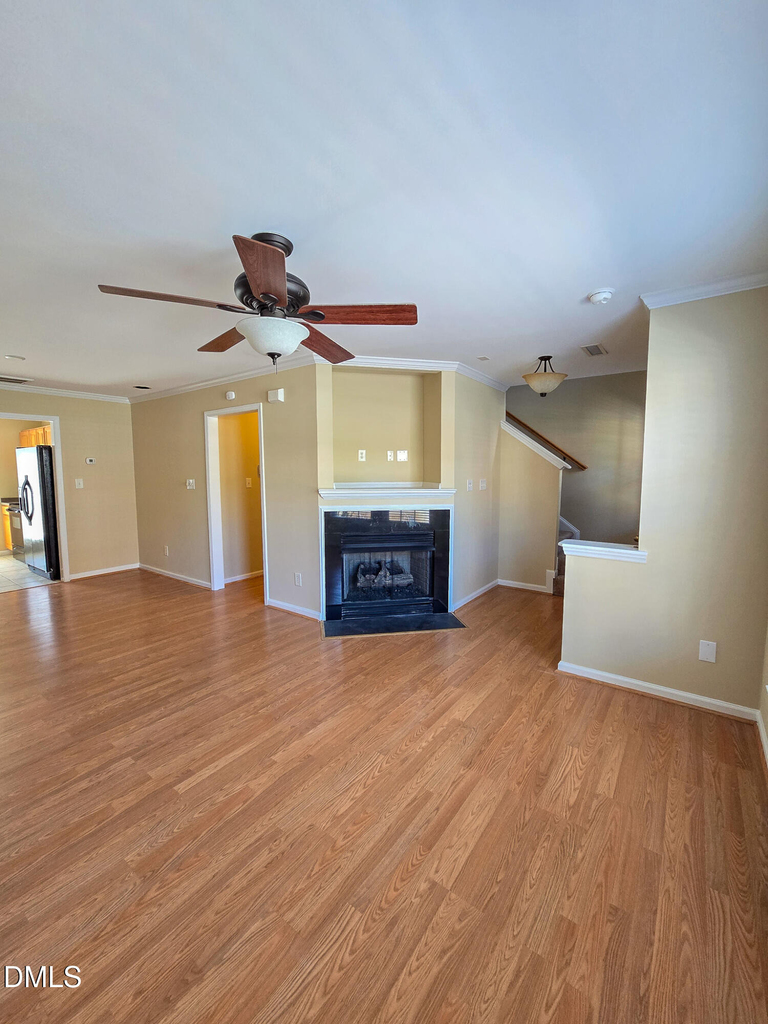 9819 Layla Avenue - Photo 4