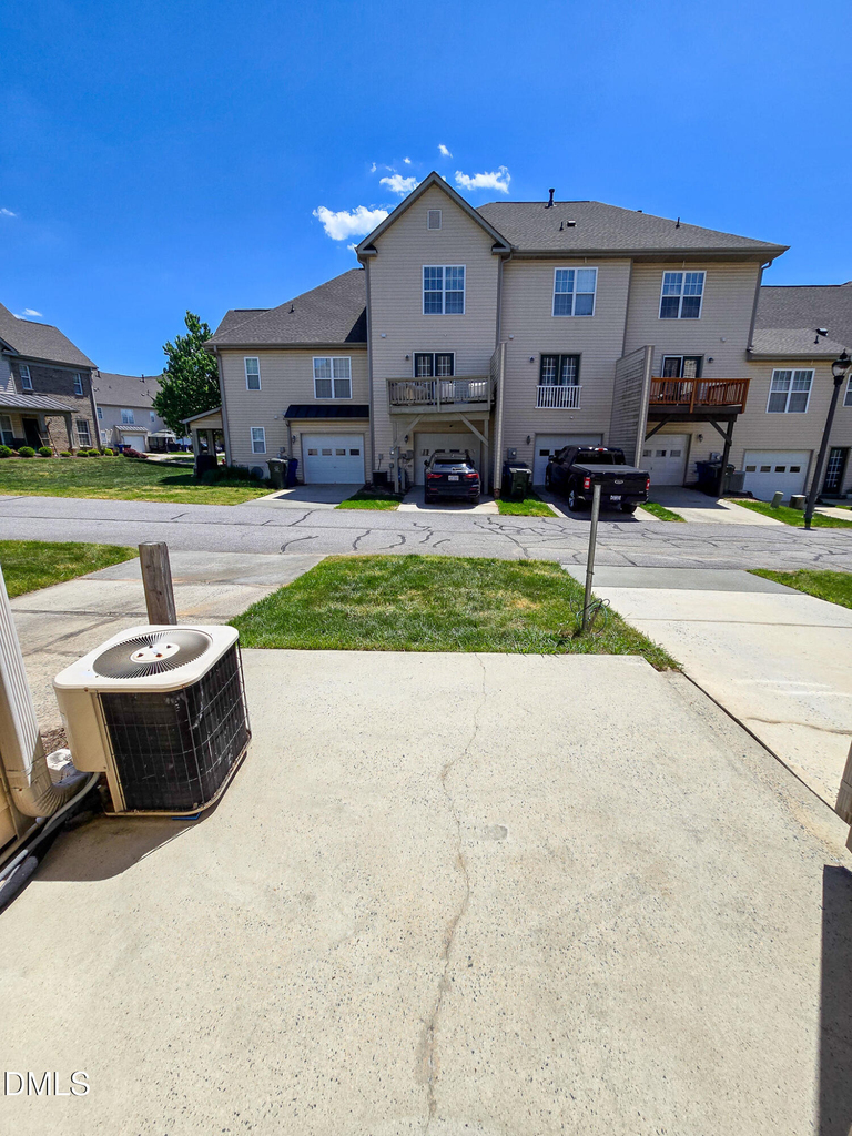9819 Layla Avenue - Photo 33