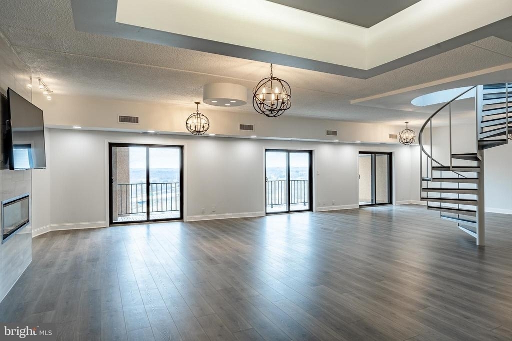 21510 Valley Forge Circle - Photo 4