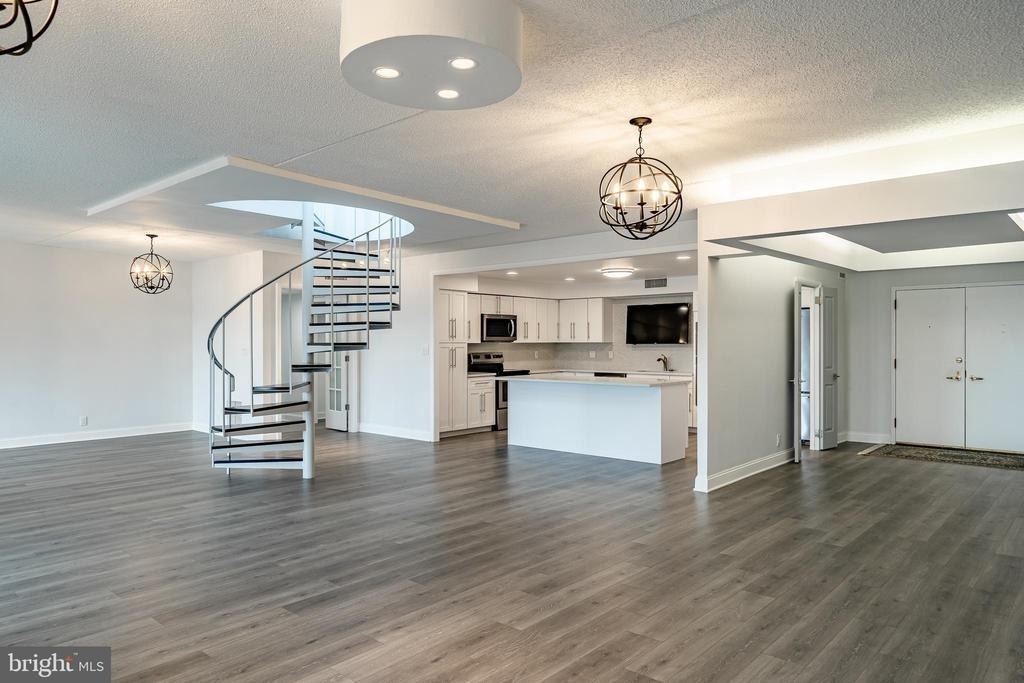 21510 Valley Forge Circle - Photo 6