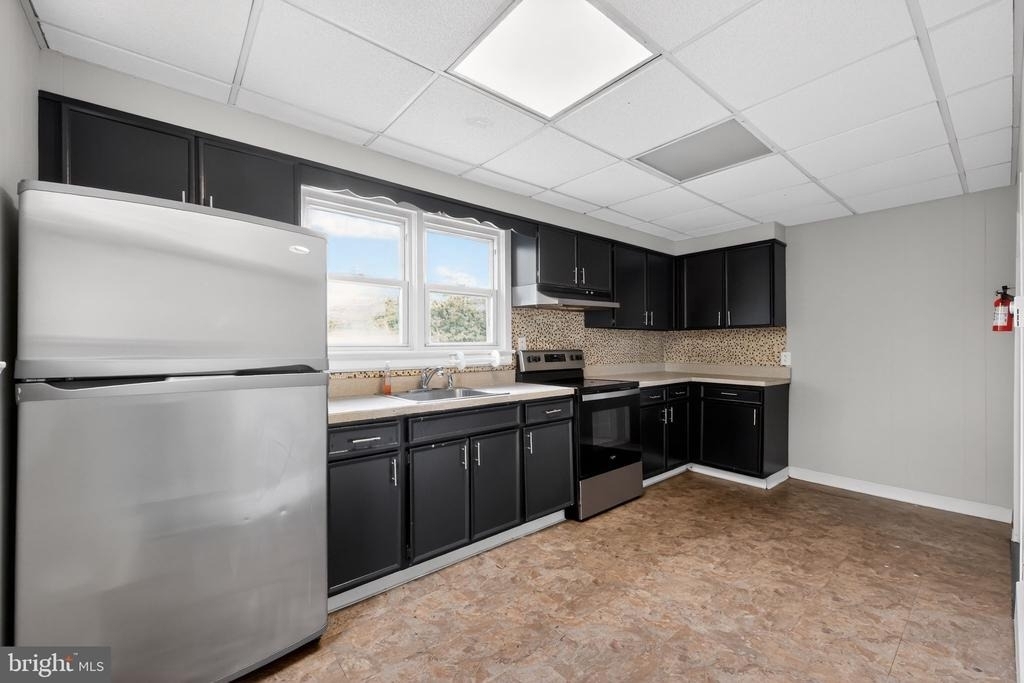 4225 Walsh Avenue - Photo 8