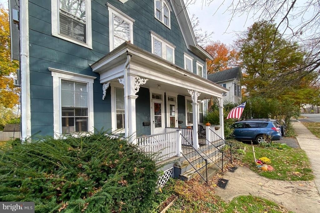 10 Princeton Avenue - Photo 2