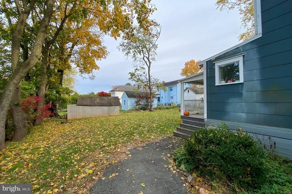 10 Princeton Avenue - Photo 17