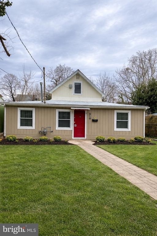 510 Sassafras Street - Photo 0