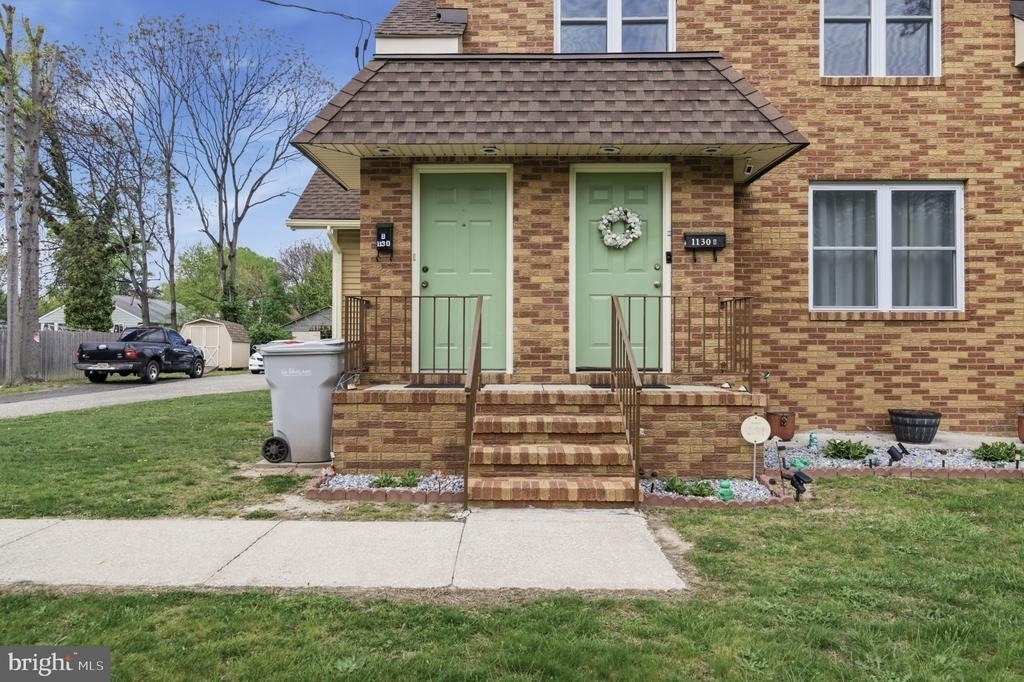 1130 E Park Avenue - Photo 1