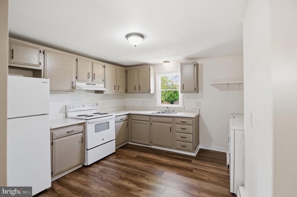 1130 E Park Avenue - Photo 2