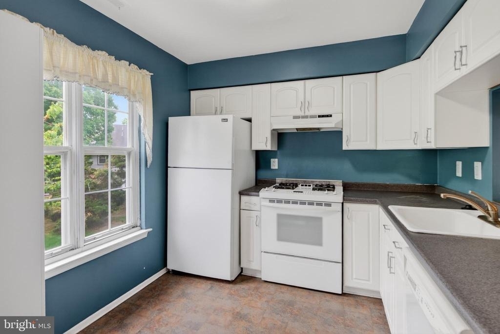 3302 Ramsbury Court - Photo 5