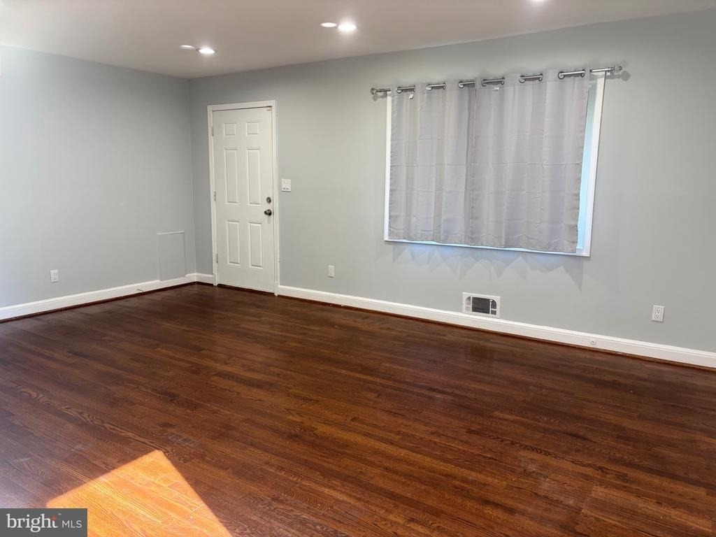 9103 Wallace Road - Photo 4