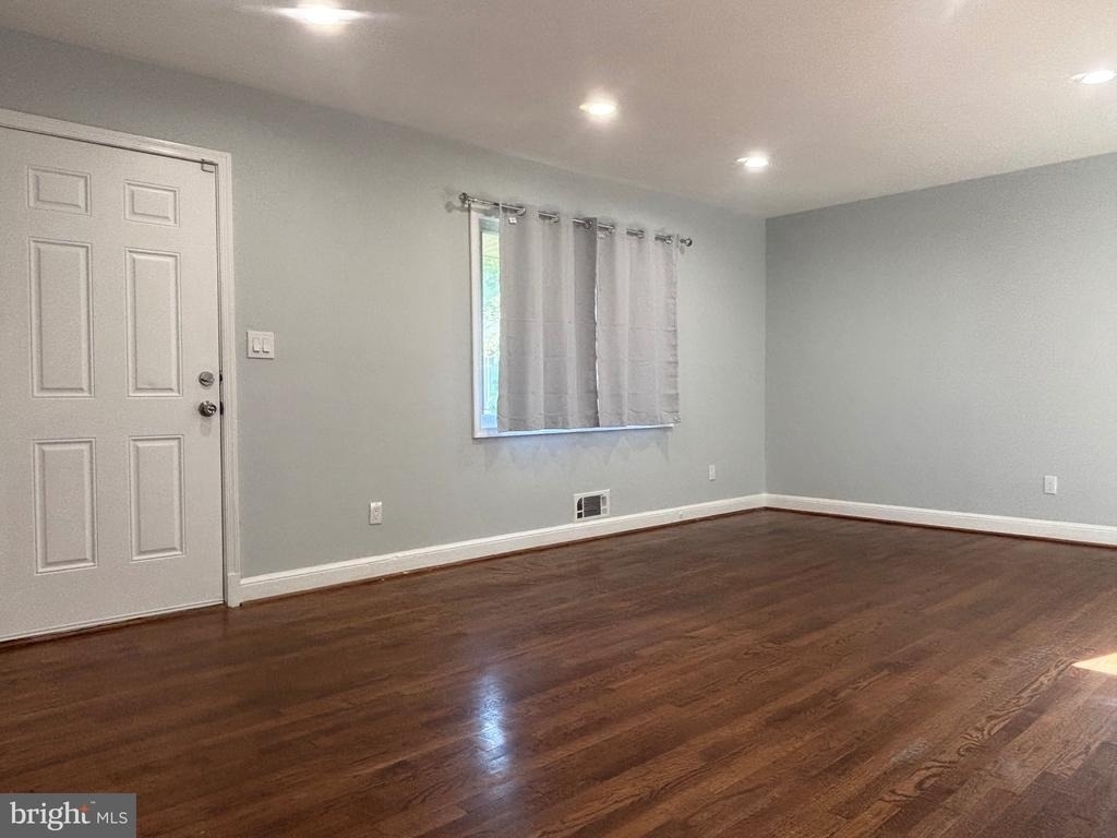 9103 Wallace Road - Photo 2