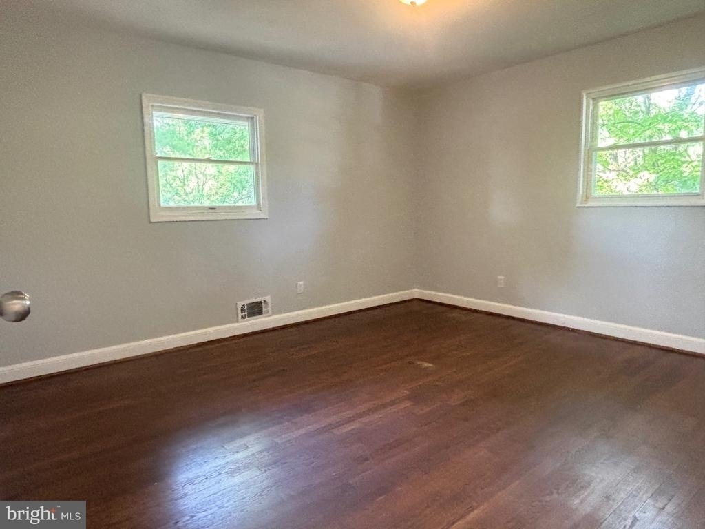 9103 Wallace Road - Photo 11