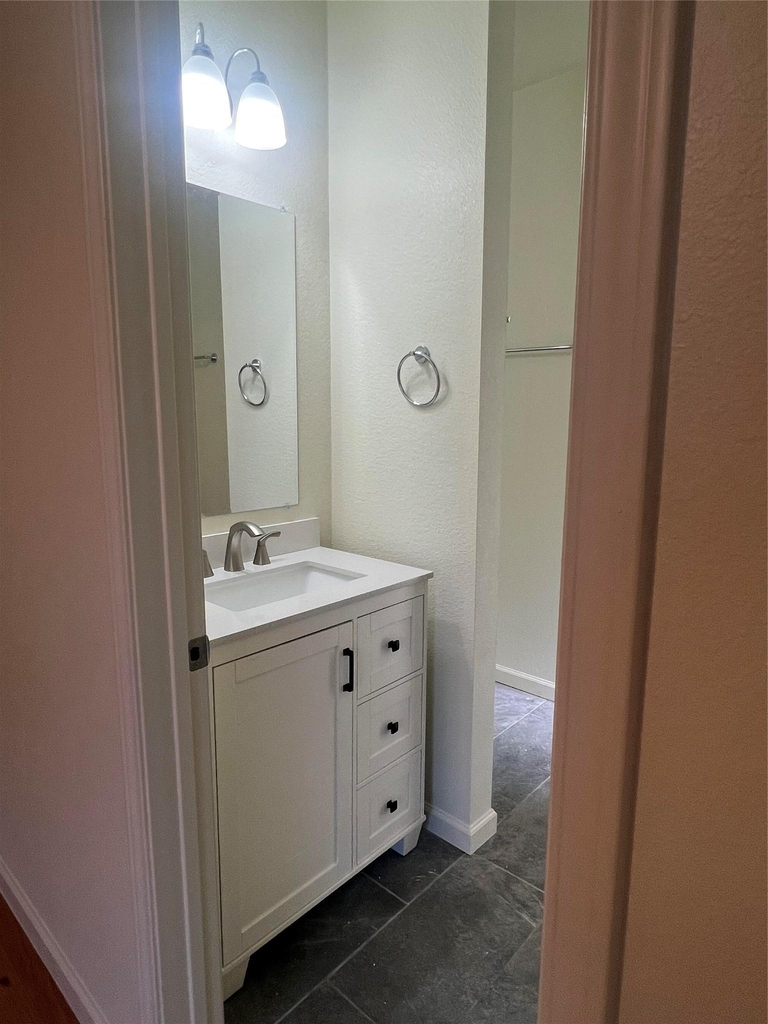 5404 Martin Ave - Photo 2