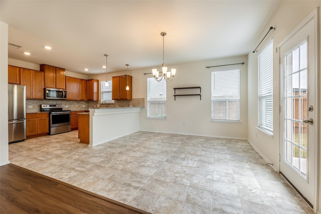 13709 Vigilance St - Photo 6