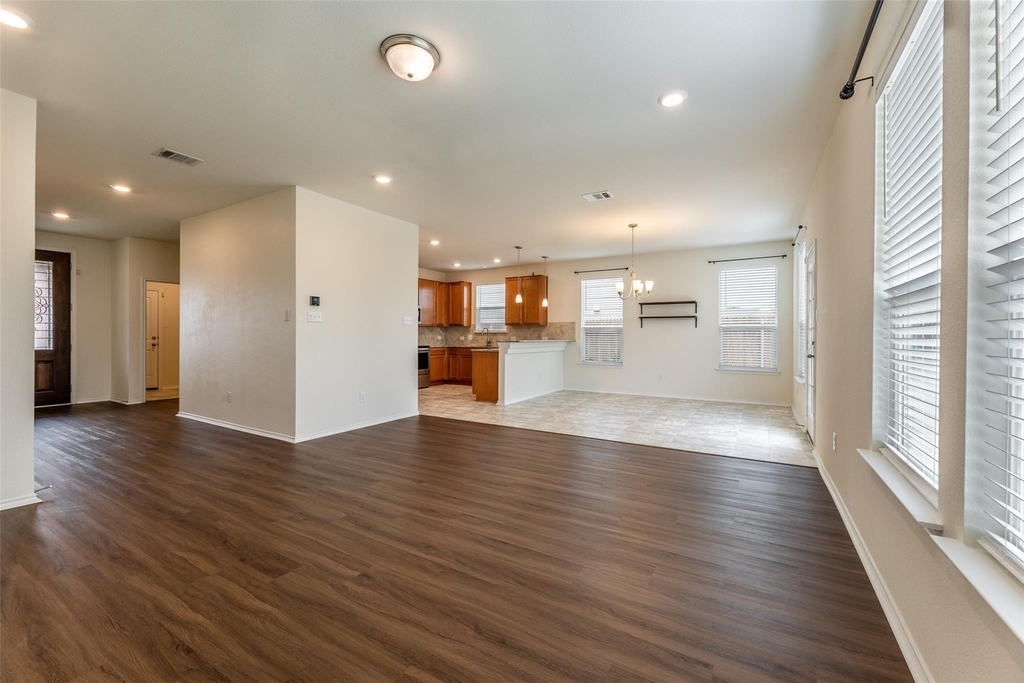 13709 Vigilance St - Photo 4