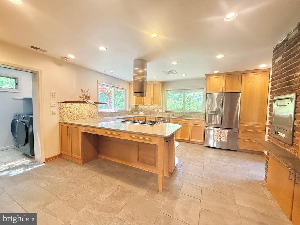 6819 Selkirk - Photo 67