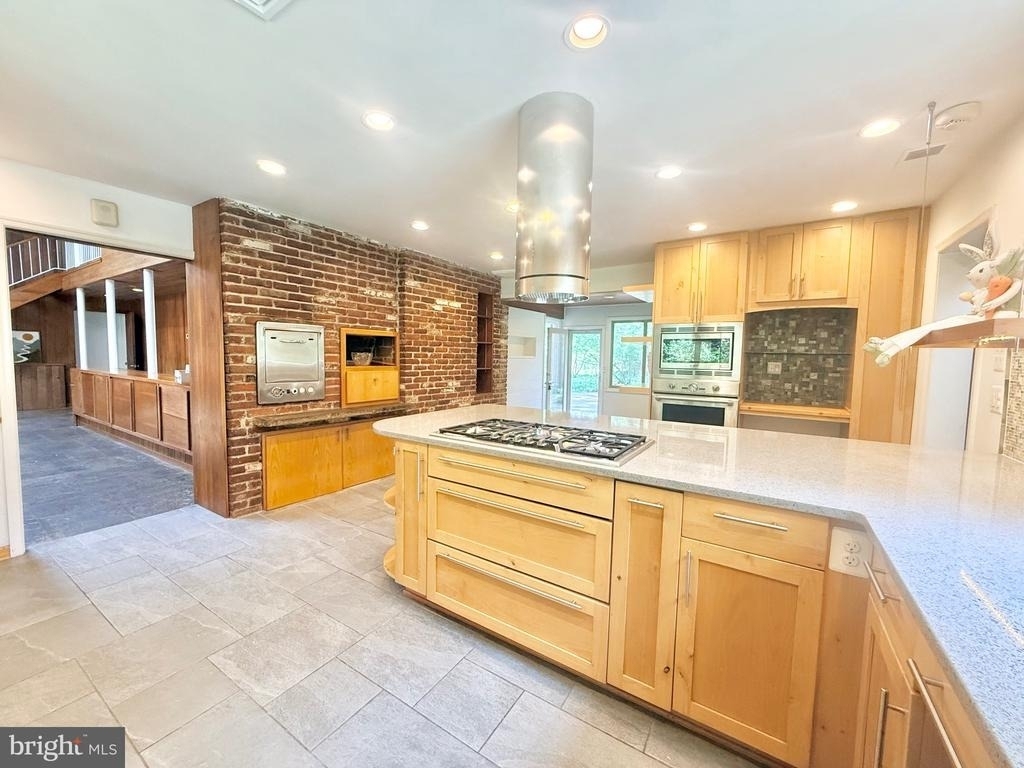 6819 Selkirk - Photo 60