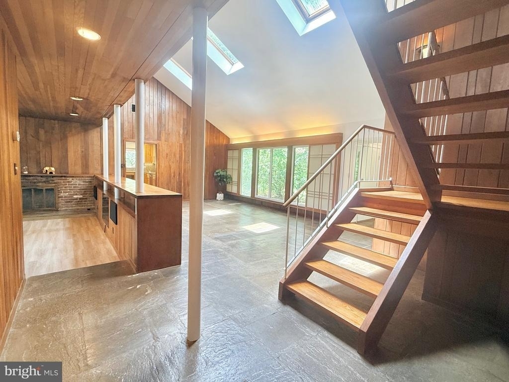 6819 Selkirk - Photo 39