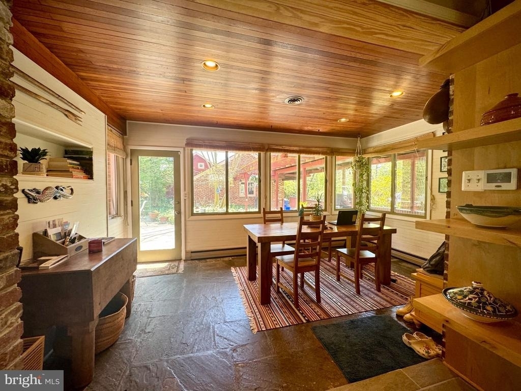 6819 Selkirk - Photo 6